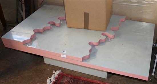 Pink & grey jigsaw puzzle coffee table